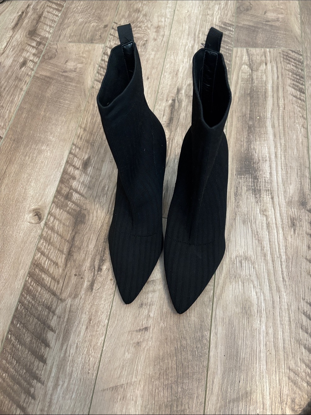 Guess Women's Black Pointed Knit Ankle Booties in size 39